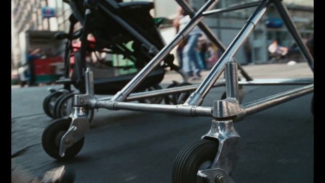 Video Reference: Tire, Wheel, Bicycle tire, Bicycle frame, Hood, Automotive tire, Vehicle, Motor vehicle, Bicycle fork, Crankset