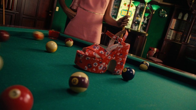 Video Reference: Billiard table, Billiard ball, Billiard room, Baize, Sports equipment, Pool, Cue stick, Pool player, Green, Billiards