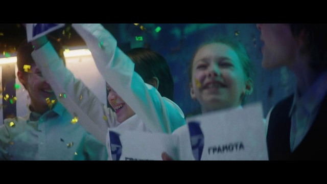 Video Reference: Organism, Smile, Gesture, Flash photography, Entertainment, Music, Happy, Fun, Television program, Event