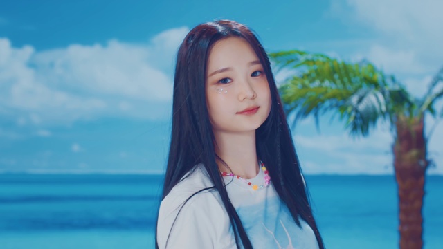 Video Reference: Lip, Sky, Cloud, Blue, Water, Smile, Flash photography, People in nature, Happy, Travel