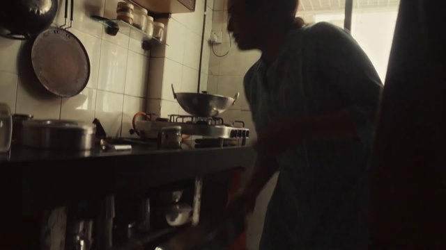 Video Reference: Pot rack, Kitchen, Cookware and bakeware, Cooking, Gas, Audio equipment, Flash photography, Gas stove, Home appliance, Cooktop