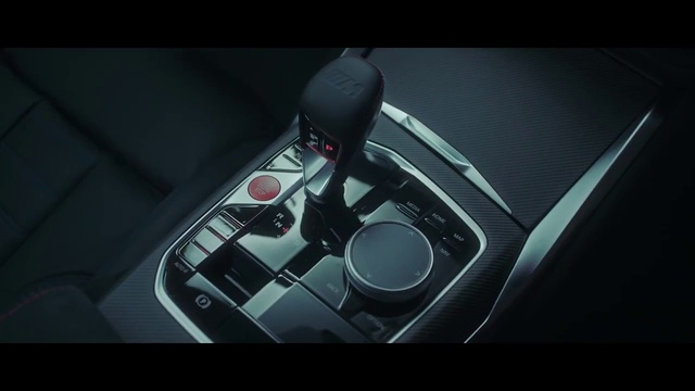 Video Reference: Gear shift, Vehicle, Automotive design, Car, Personal luxury car, Center console, Auto part, Mid-size car, Luxury vehicle, Family car