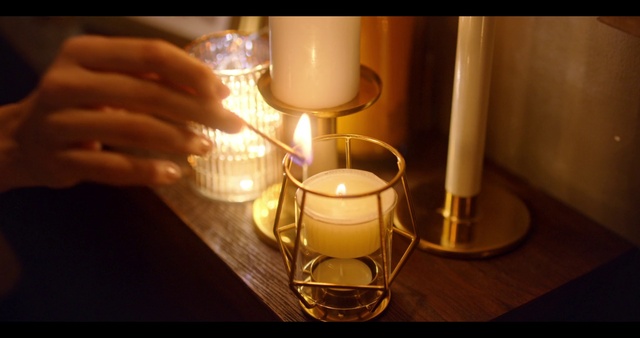 Video Reference: Drinkware, Tableware, Lighting, Gesture, Drink, Lamp, Stemware, Wood, Barware, Heat