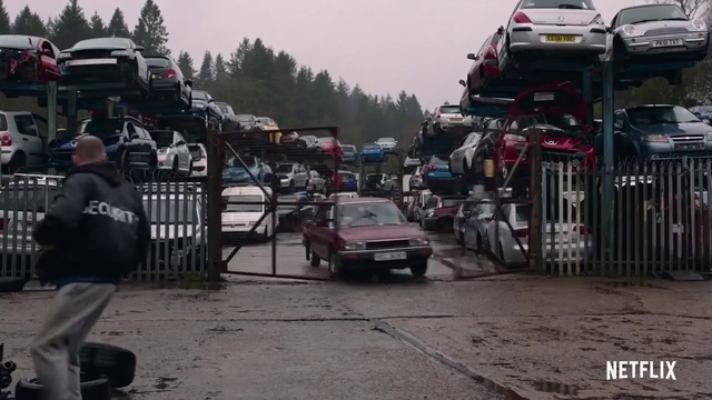 Video Reference: Automotive parking light, Car, Tire, Motor vehicle, Vehicle, Automotive tire, Wheel, Sky, Asphalt, Mode of transport