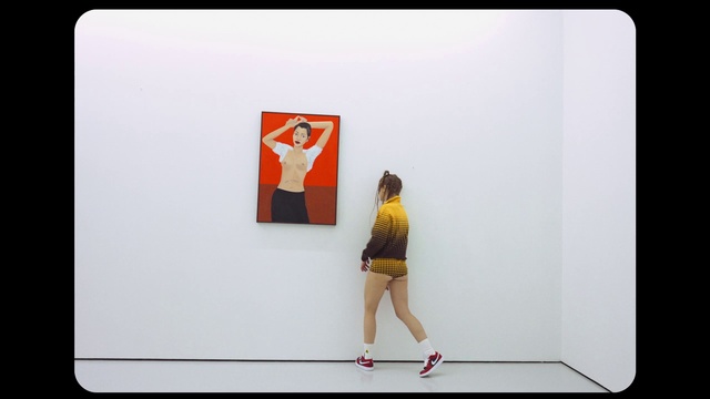 Video Reference: Rectangle, Shorts, Sleeve, Gesture, Font, T-shirt, Art, Magenta, Human leg, Knee