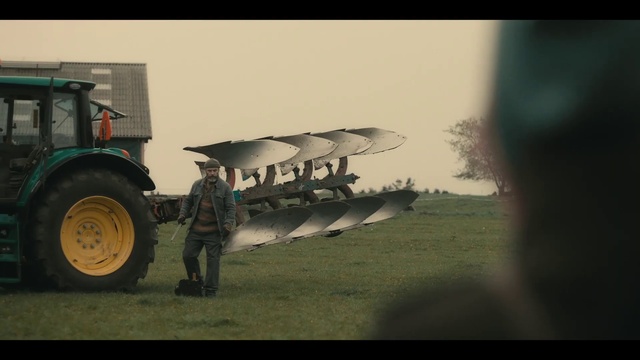 Video Reference: Wheel, Tire, Vehicle, Automotive tire, Tread, Sky, Aircraft, Tractor, Aerospace manufacturer, Rolling