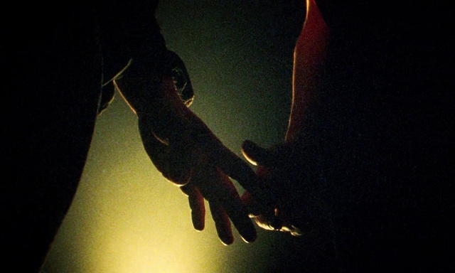 Video Reference: Hand, Gesture, Tints and shades, Glove, Flash photography, Wing, Elbow, Darkness, Backlighting, Macro photography