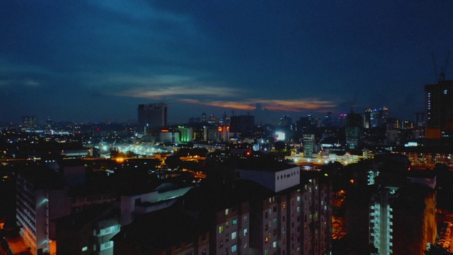 Video Reference: Sky, Cloud, Atmosphere, Building, Skyscraper, Dusk, Tower block, Afterglow, Condominium, Urban design
