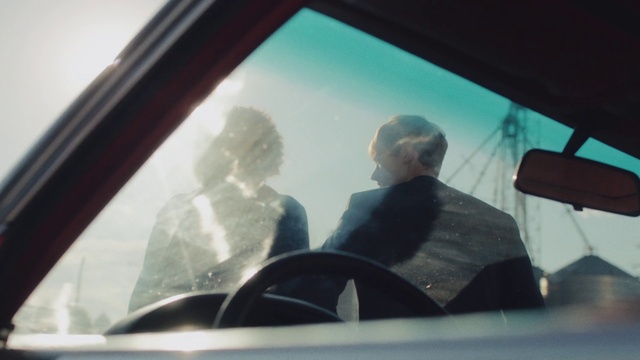 Video Reference: Automotive mirror, Hood, Motor vehicle, Rear-view mirror, Automotive exterior, Vehicle door, Automotive design, Mode of transport, Hat, Eyewear