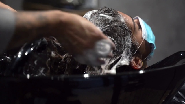 Video Reference: Hood, Flash photography, Water, Event, Entertainment, Elbow, Darkness, Metal, Glass, Flesh