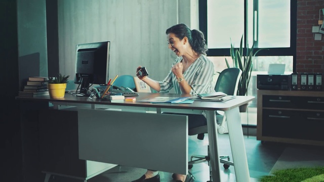 Video Reference: Table, Computer, Personal computer, Furniture, Desk, Peripheral, Output device, Computer desk, Interior design, Office chair