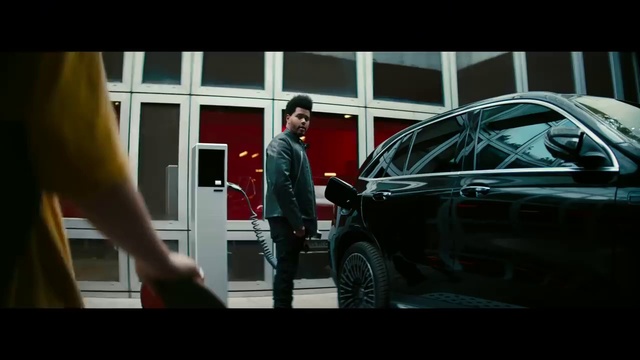 Video Reference: Vehicle, Tire, Car, Motor vehicle, Automotive lighting, Automotive design, Wheel, Gesture, Automotive tire, Vehicle door