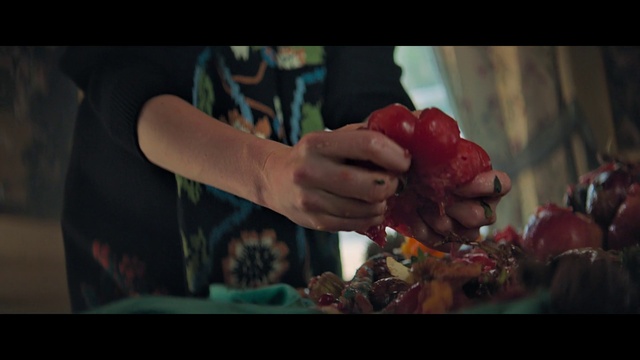 Video Reference: Food, Fruit, Natural foods, Plant, Gesture, Seedless fruit, Finger, Thumb, Nail, Grape