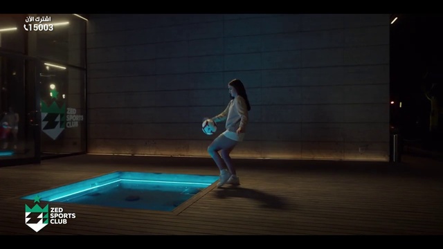 Video Reference: Water, Flash photography, Entertainment, Swimming pool, Recreation, Leisure, Fun, Event, Electric blue, Performing arts