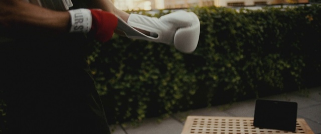 Video Reference: Plant, Sports equipment, Gesture, Knee, Grass, Flooring, Sports gear, Sportswear, Thigh, Player