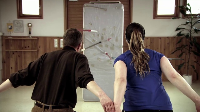 Video Reference: Joint, Shoulder, Sleeve, Gesture, Waist, Window, Plant, T-shirt, Belt, Elbow