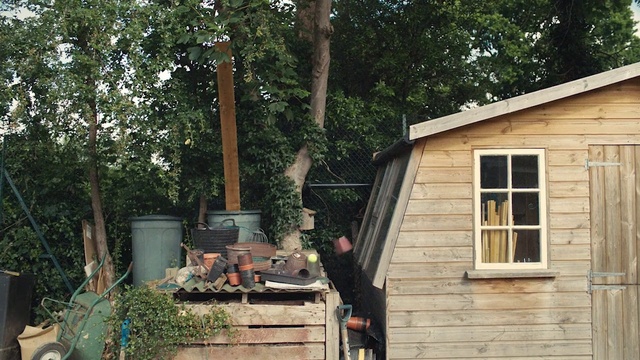 Video Reference: Plant, Building, Window, Tree, Wood, House, Gas, Tints and shades, Siding, Roof
