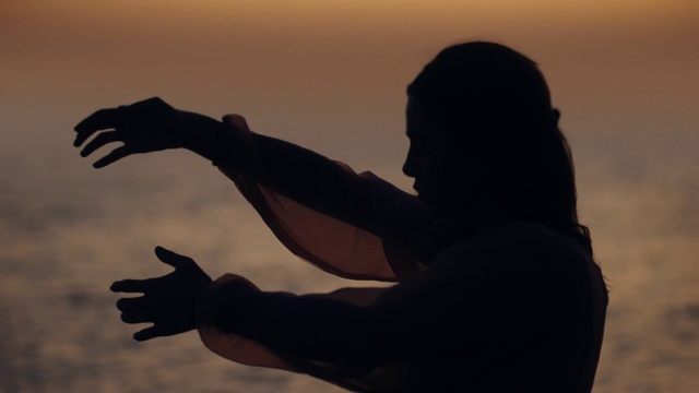 Video Reference: Cloud, People in nature, Gesture, Happy, Art, Tints and shades, Sky, Landscape, Elbow, Backlighting