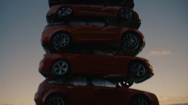 Video Reference: Tire, Wheel, Land vehicle, Car, Motor vehicle, Vehicle, Automotive tire, Automotive lighting, Hood, Toy