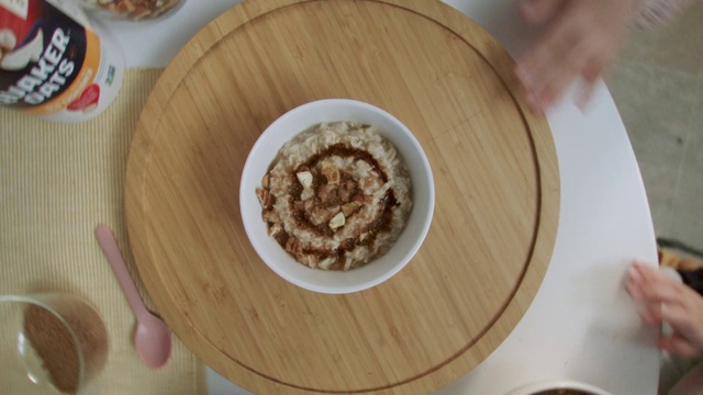 Video Reference: Food, Dishware, Ingredient, Recipe, Staple food, Tableware, Cuisine, Dish, Baked goods, Gluten