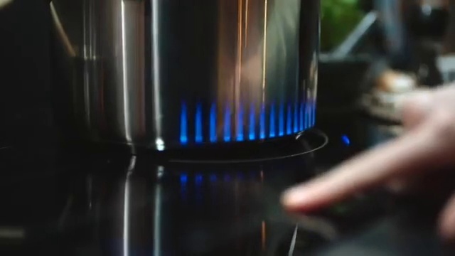 Video Reference: Drinkware, Gas, Electric blue, Computer hardware, Audio equipment, Machine, Glass, Engineering, Barware, Cylinder