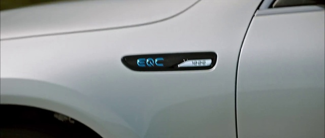 Video Reference: Hood, Automotive lighting, Vehicle, Automotive design, Car, Motor vehicle, Automotive exterior, Automotive tire, Fender, Personal luxury car