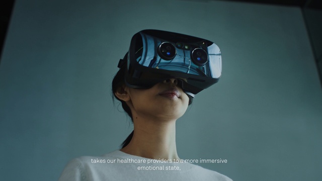 Video Reference: Glasses, Vision care, Eyebrow, Cap, Goggles, Eyewear, Flash photography, Neck, Jaw, Sports gear