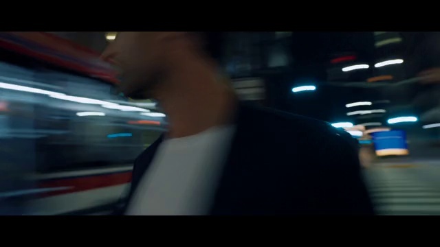 Video Reference: Automotive lighting, Automotive design, Gesture, Automotive mirror, Mode of transport, Vehicle door, Automotive exterior, Personal luxury car, Tints and shades, Rear-view mirror