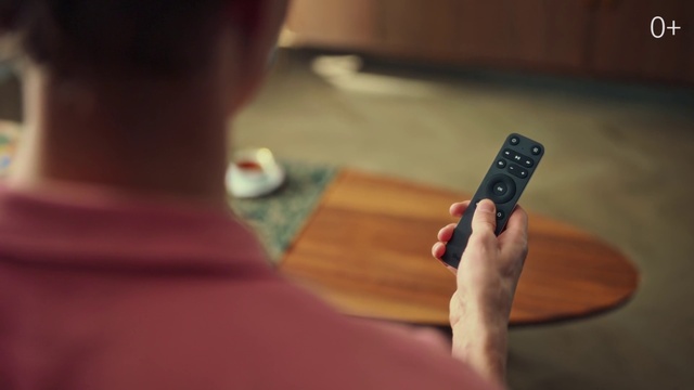 Video Reference: Human body, Wood, Mobile phone, Gesture, Gadget, Communication Device, Wrist, Hardwood, Audio equipment, Thumb