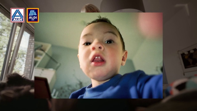 Video Reference: Forehead, Nose, Cheek, Eyebrow, Mouth, Eyelash, Ear, Flash photography, Jaw, Iris