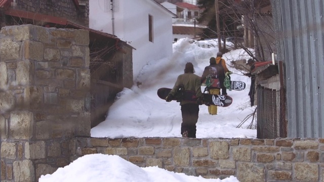 Video Reference: Snow, Window, Freezing, Building, Geological phenomenon, Bag, Luggage and bags, Event, Recreation, Winter