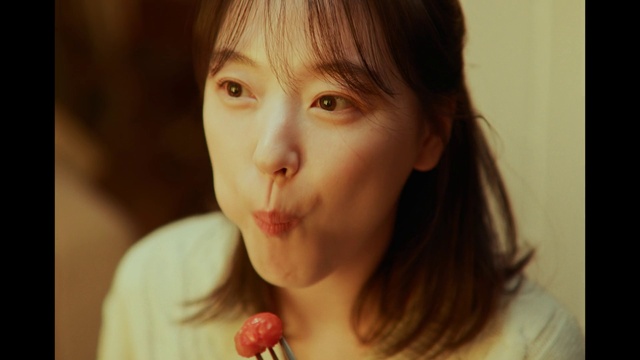 Video Reference: Nose, Cheek, Skin, Lip, Mouth, Eyelash, Jaw, Neck, Ear, Happy