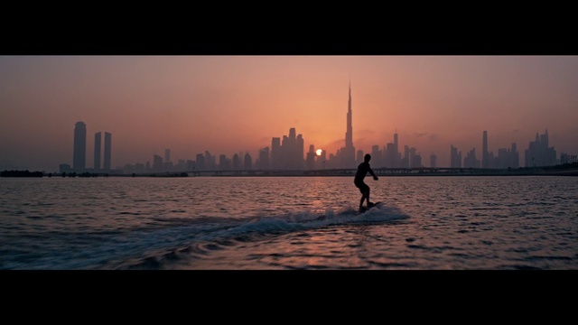 Video Reference: Water, Sky, Cloud, Atmosphere, Daytime, Building, Afterglow, Skyscraper, Dusk, Sunrise