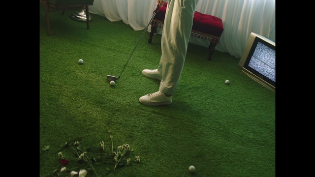 Video Reference: Sports equipment, Golf, Green, Golf equipment, Ball, Grass, Plant, Precision sports, Ball game, Golf ball