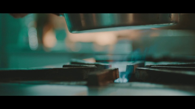 Video Reference: Hood, Automotive lighting, Automotive mirror, Vehicle, Mirror, Automotive design, Motor vehicle, Window, Rear-view mirror, Automotive exterior