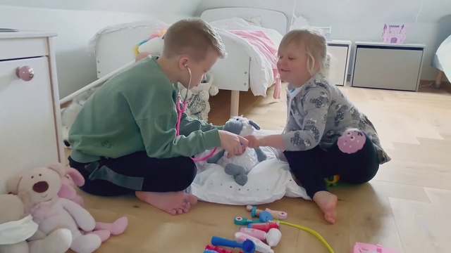 Video Reference: Joint, Mammal, Sharing, Toddler, Child, Comfort, Fun, Flooring, Snapshot, Smile