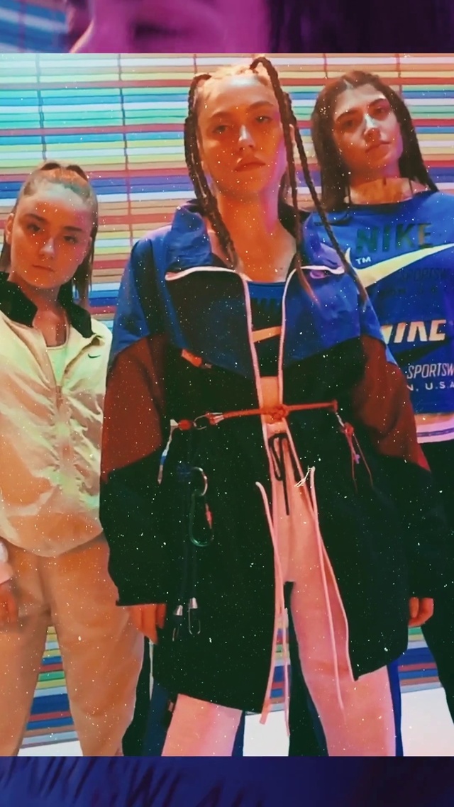 Video Reference: Fashion, Sleeve, Microphone, Orange, Street fashion, Thigh, Fashion design, Luggage and bags, Bag, Electric blue