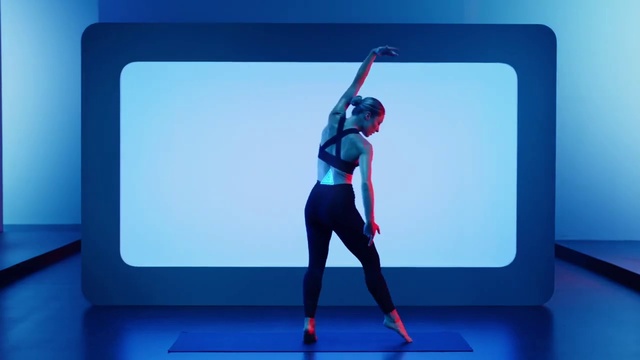 Video Reference: Blue, Gesture, Entertainment, Sportswear, Display device, Electric blue, Magenta, Gadget, Electronic device, Technology