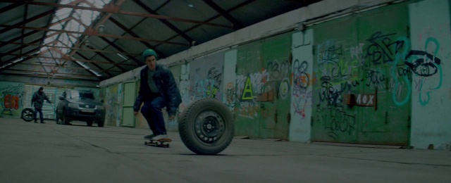 Video Reference: Tire, Wheel, Automotive tire, Tread, Motor vehicle, Handwriting, Rolling, Asphalt, Automotive wheel system, Gas