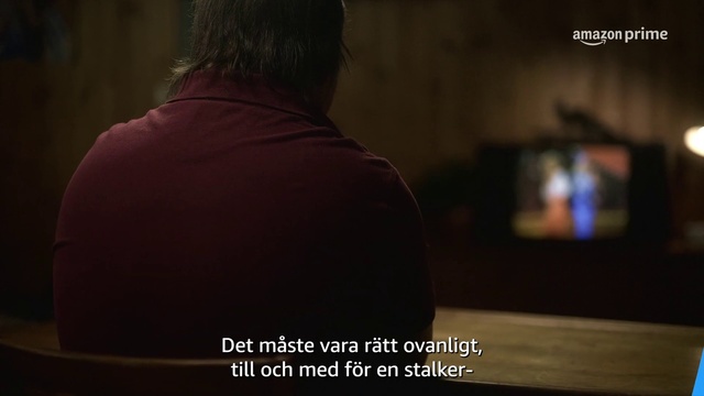 Video Reference: Sleeve, Flash photography, Font, Event, Darkness, Sitting, Wood, Back, Photo caption, Brand