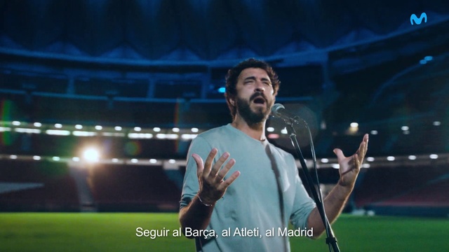 Video Reference: Microphone, Beard, Gesture, Player, Performing arts, Entertainment, Flash photography, Musician, Music artist, Music