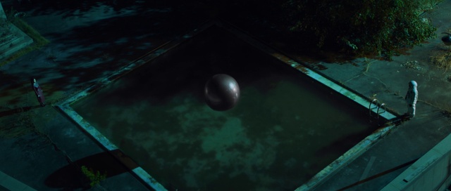 Video Reference: Water, Green, Ball, Wood, Grass, Swimming pool, Indoor games and sports, Leisure, Plant, Tints and shades