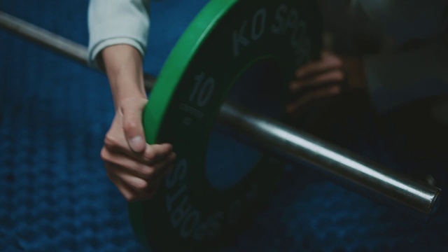 Video Reference: Automotive tire, Elbow, Drum, Percussion mallet, Rim, Automotive wheel system, Exercise, Electric blue, Wrist, Auto part