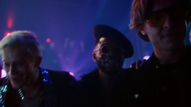 Video Reference: Entertainment, Music artist, Hat, Sky, Music, Eyewear, Cloud, Performing arts, Flash photography, Cap