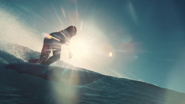 Video Reference: Cloud, Sky, Atmosphere, Sports equipment, Slope, Flash photography, Sunlight, People in nature, Winter sport, Lens flare