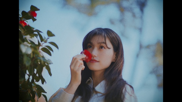 Video Reference: Skin, Lip, Plant, Eyelash, Lipstick, People in nature, Flash photography, Neck, Happy, Petal