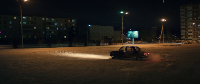 Video Reference: Tire, Street light, Window, Automotive lighting, Sky, Wheel, Automotive tire, Car, Vehicle, Road surface