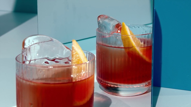 Video Reference: Food, Tableware, Liquid, Red russian, Apéritif, Juice, Cocktail, Sea breeze, Ingredient, Drinkware
