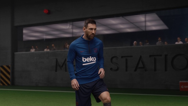 Video Reference: Sports uniform, Shorts, Sleeve, Jersey, Soccer, Sportswear, Player, Grass, Football player, Competition event