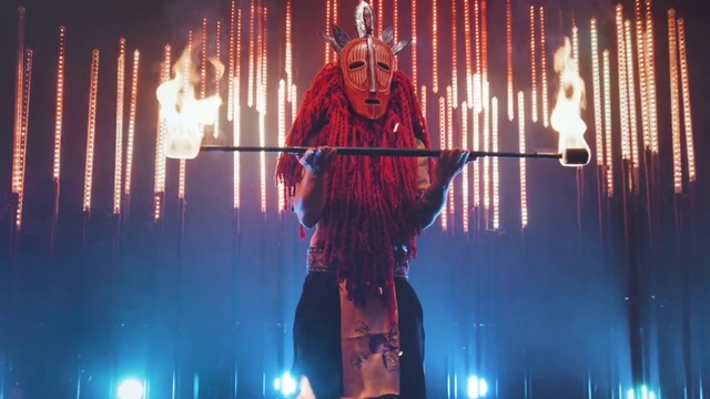 Video Reference: Light, Entertainment, Fashion, Performing arts, Purple, Music, Performance art, Artist, Stage, Font